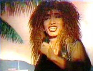 Die Chefin vom Malibu,hier als Tina Turner -Ausschnitte aus Fnf Titeln. 5.46  Minuten,  klick aufs Foto!